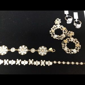 Floral Fashion Bracelet